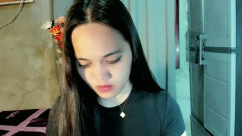 Snapshot of hilarymolly chatting on 06.16.26 hilarymolly online show from 06.16.26