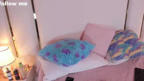 Hillary online show from 02.21.25