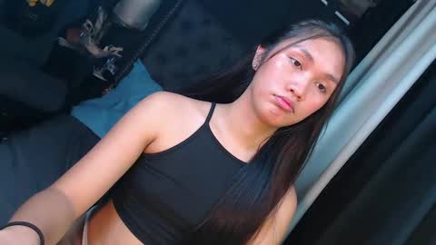 Snapshot of himarika chatting on 01.11.25 yuricah online show from 01.11.25