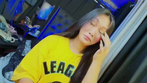 Snapshot of himarika chatting on 01.27.25 yuricah online show from 01.27.25