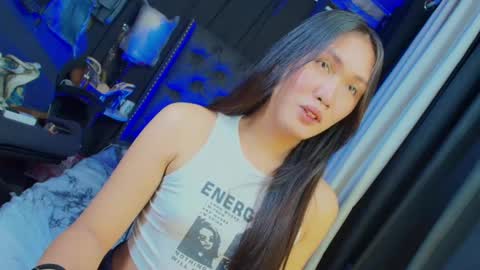 Snapshot of himarika chatting on 01.28.25 yuricah online show from 01.28.25