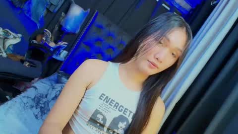 Snapshot of himarika chatting on 01.28.25 yuricah online show from 01.28.25