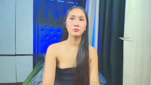 Snapshot of himarika chatting on 10.07.25 yuricah online show from 10.07.25