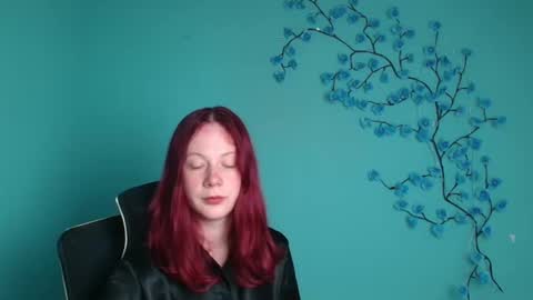 Snapshot of hinabliss chatting on 05.17.26 Hinata online show from 05.17.26
