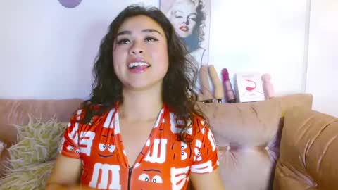 Snapshot of hinataleecs chatting on 01.05.25 hinata lee online show from 01.05.25