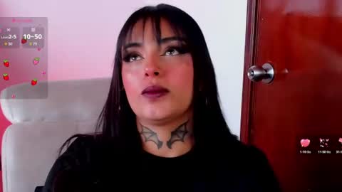 Snapshot of hinataweed01 chatting on 06.17.26 Karol Independent Model online show from 06.17.26