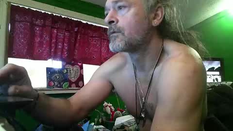 Snapshot of hippiedad333 chatting on 02.21.26 hippiedad333 online show from 02.21.26