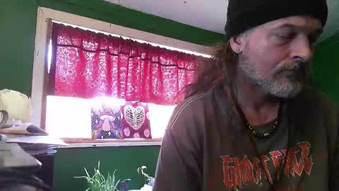 Snapshot of hippiedad333 chatting on 04.24.26 hippiedad333 online show from 04.24.26