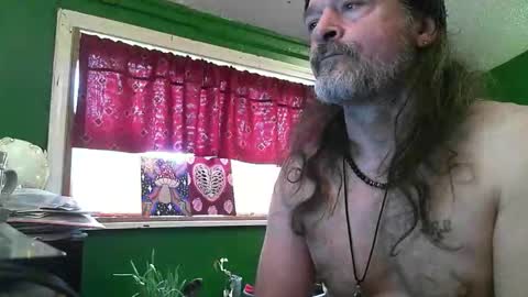 Snapshot of hippiedad333 chatting on 04.25.26 hippiedad333 online show from 04.25.26