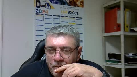 Snapshot of hippopotame17 chatting on 12.06.24 hippo online show from 12.06.24