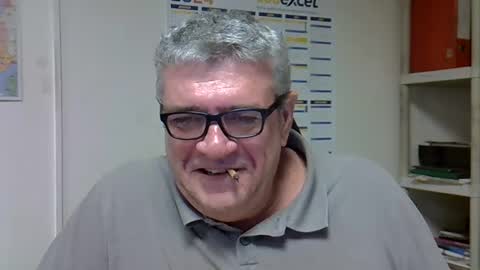 Snapshot of hippopotame17 chatting on 12.27.24 hippo online show from 12.27.24