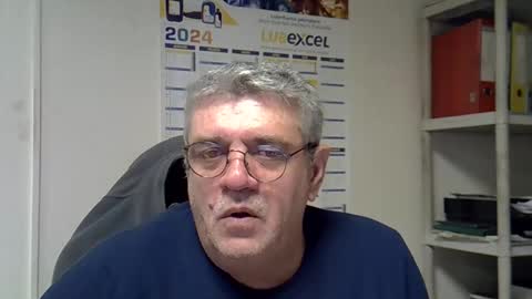 Snapshot of hippopotame17 chatting on 01.04.25 hippo online show from 01.04.25