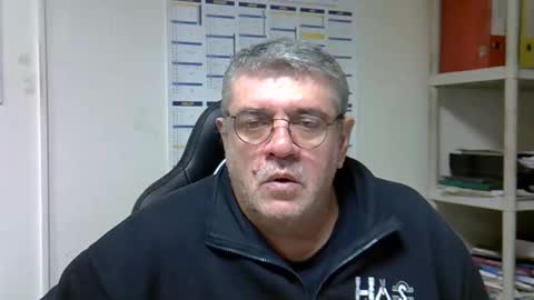 Snapshot of hippopotame17 chatting on 01.06.25 hippo online show from 01.06.25