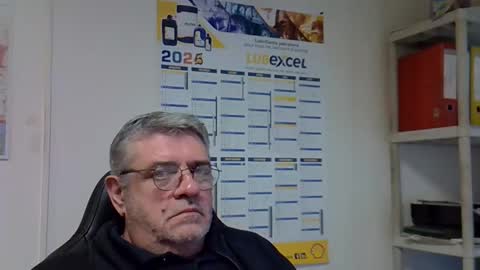 Snapshot of hippopotame17 chatting on 01.09.25 hippo online show from 01.09.25