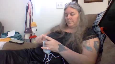 hippysnewhere online show from 05.28.26