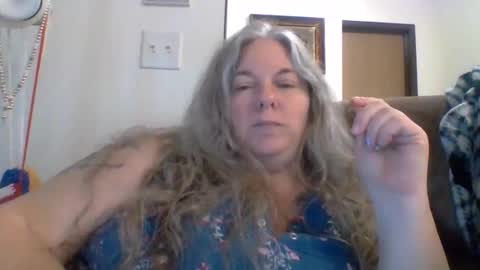hippysnewhere online show from 05.31.26