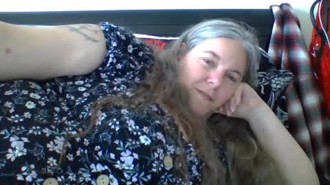 Snapshot of hippysnewhere chatting on 07.24.26 hippysnewhere online show from 07.24.26