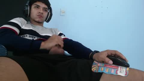 Snapshot of hispanic_boy chatting on 05.02.26 Juan c online show from 05.02.26