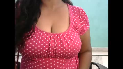 Snapshot of hisslust chatting on 04.15.26 hisslust online show from 04.15.26