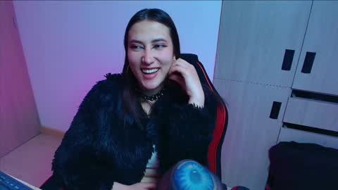 Snapshot of hitomi_arata chatting on 04.21.26 Hitomi Arata online show from 04.21.26