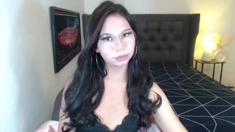 Snapshot of hoe_freesia chatting on 04.17.26 hoe_freesia online show from 04.17.26