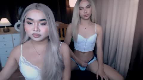 Snapshot of hoellygia chatting on 03.19.26 IM NEW HERE ITS ME GIA online show from 03.19.26