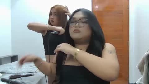 Snapshot of hoellygia chatting on 06.18.26 IM NEW HERE ITS ME GIA online show from 06.18.26