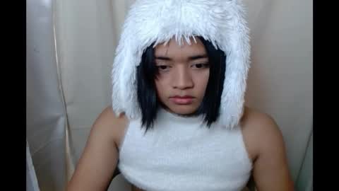 Snapshot of hoelyhanabi chatting on 11.19.25 KIESH online show from 11.19.25