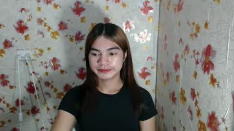 Snapshot of hoelykarina chatting on 03.12.26 Karina3 online show from 03.12.26