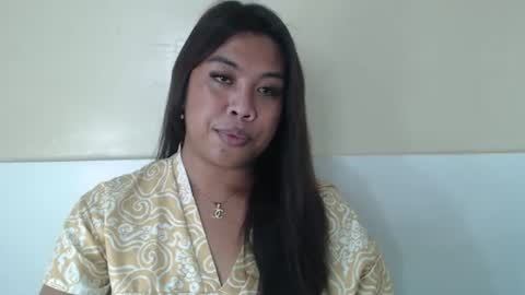 Snapshot of hoelykarina chatting on 06.22.26 Karina3 online show from 06.22.26