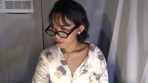 Snapshot of hoelykarrie chatting on 11.14.25 Karrie3 online show from 11.14.25