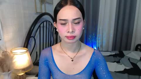 Snapshot of hoelymolly chatting on 05.15.26 hoelymolly online show from 05.15.26