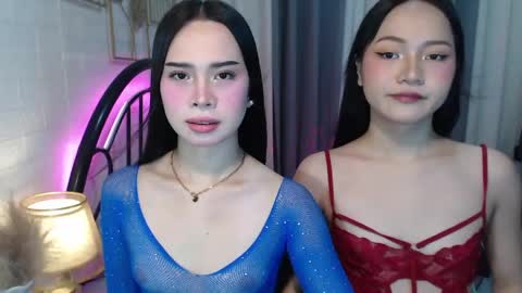 Snapshot of hoelymolly chatting on 05.24.26 hoelymolly online show from 05.24.26