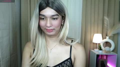 Snapshot of hoelymorri chatting on 01.19.26 Hoelymorri online show from 01.19.26