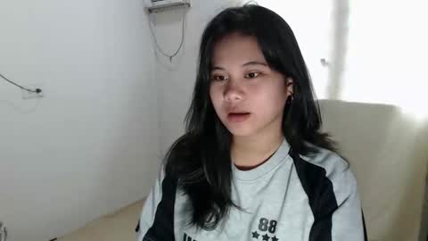 Snapshot of hoelyzhuxinn chatting on 05.17.26 Zhuxinn3 online show from 05.17.26