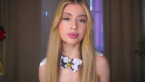 Moni Monica online show from 04.12.26