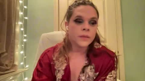 Hollys Drive threw Side Of CB. online show from 12.15.24