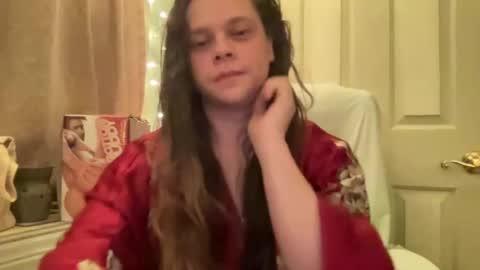 Hollys Drive threw Side Of CB. online show from 12.18.24