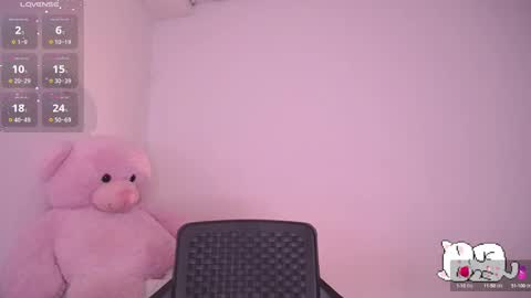 holly_16 online show from 02.06.25