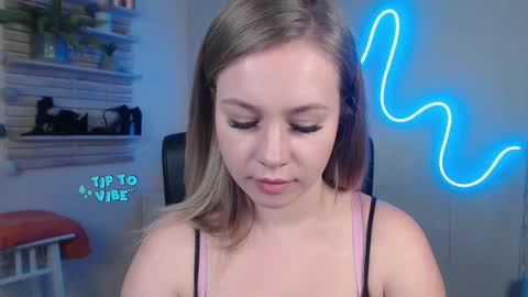 Snapshot of holly_bb95 chatting on 12.23.24 Holly online show from 12.23.24