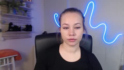 Snapshot of holly_bb95 chatting on 12.31.24 Holly online show from 12.31.24