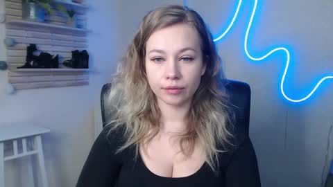 Snapshot of holly_bb95 chatting on 01.07.25 Holly online show from 01.07.25