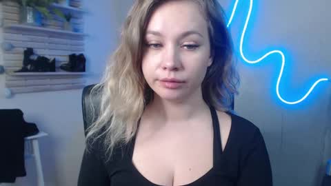 Snapshot of holly_bb95 chatting on 01.07.25 Holly online show from 01.07.25