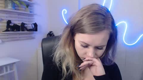 Snapshot of holly_bb95 chatting on 01.15.25 Holly online show from 01.15.25