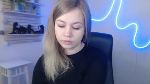 Snapshot of holly_bb95 chatting on 01.16.25 Holly online show from 01.16.25