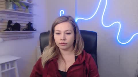 Snapshot of holly_bb95 chatting on 01.20.25 Holly online show from 01.20.25