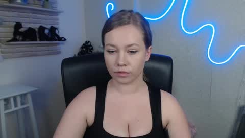 Snapshot of holly_bb95 chatting on 02.27.25 Holly online show from 02.27.25