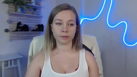 Snapshot of holly_bb95 chatting on 03.12.25 Holly online show from 03.12.25