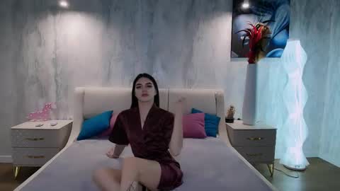 Holly online show from 04.21.26