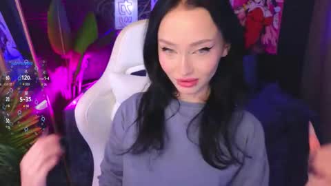 holly_berryy_ online show from 09.09.25
